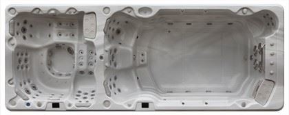 СПА център за плуване и хидромасажна вана